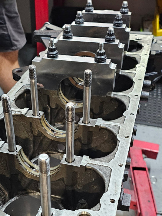 Atomic Barra Billet Main Caps Kit | FG | Billet main caps + Studs + Girdle